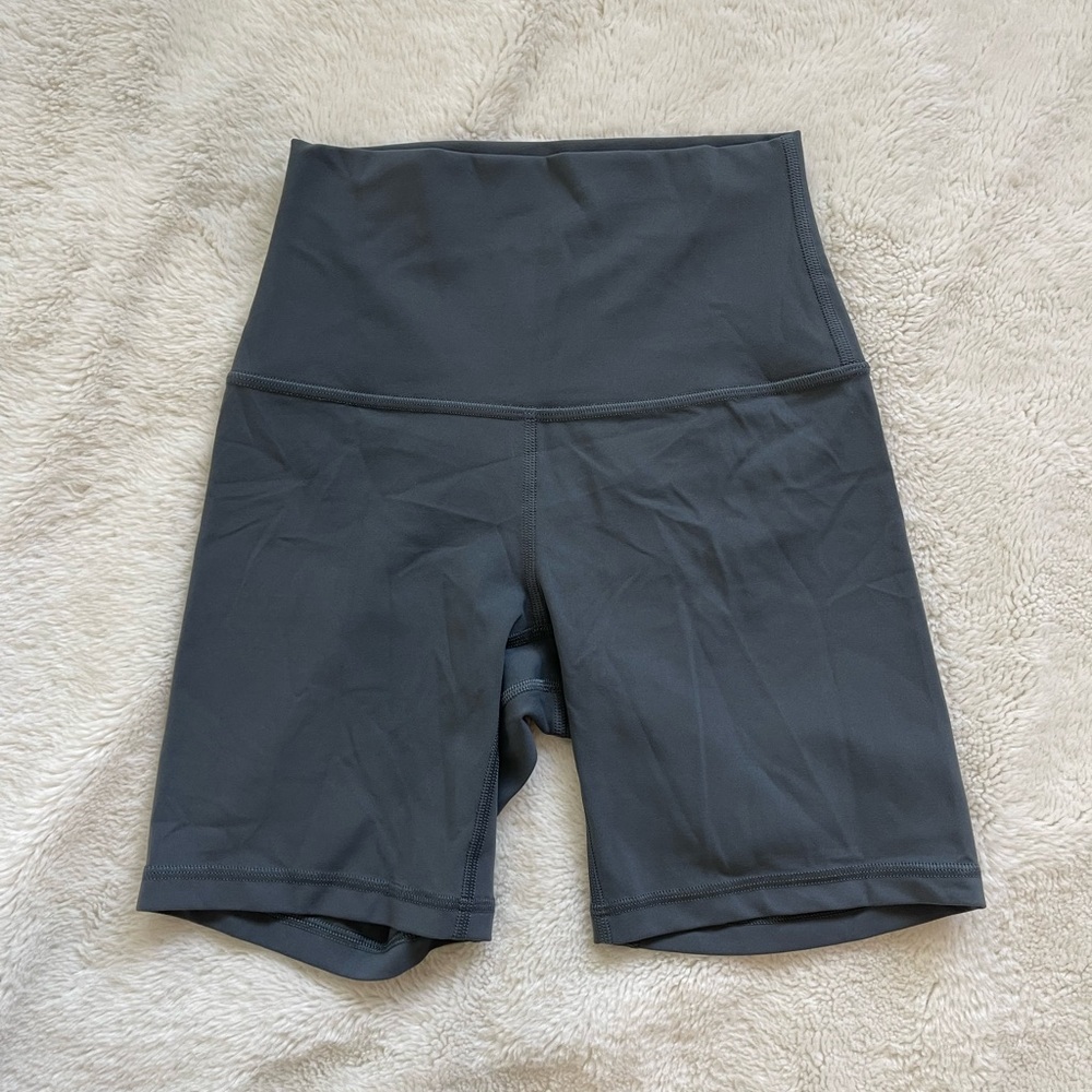 Lululemon Align Shorts 6” size 2-4-6